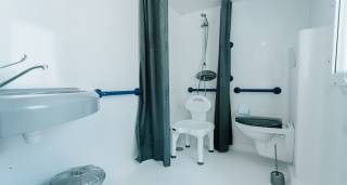 Salle de bain de mobil home PMR 2 chambres