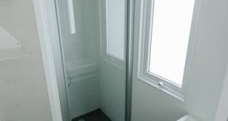 Salle de bain du mobil home sirius camping le Littoral Cap d'Agde